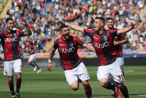 包含国际米兰迎欧联关键赛；国际比赛日防线松动；质疑声仍在；身体对抗强度拉满的词条-爱游戏